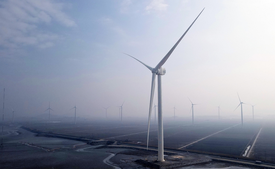 Views of Doosan Enerbility’s 8MW offshore wind turbine, which was installed this past January at the National Wind Power Demonstration Center in Baeksu-eup, Yeonggwang-gun of South Jeolla province.