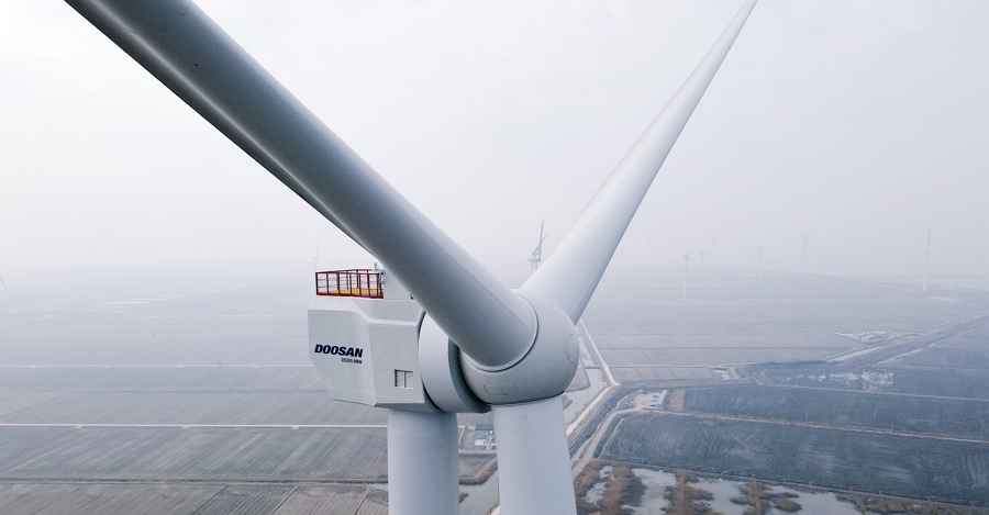 Views of Doosan Enerbility’s 8MW offshore wind turbine, which was installed this past January at the National Wind Power Demonstration Center in Baeksu-eup, Yeonggwang-gun of South Jeolla province.