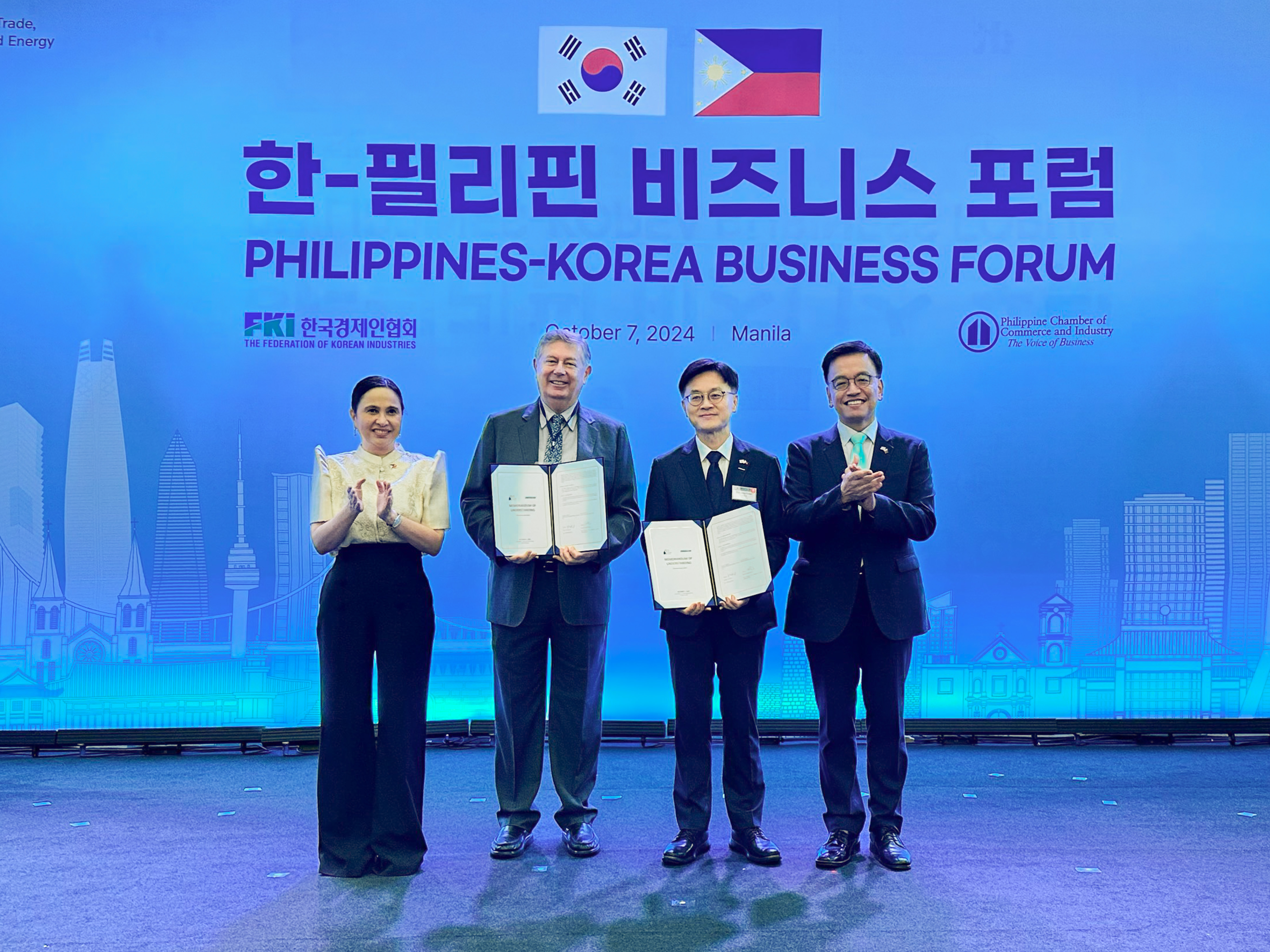 Doosan Enerbility signed an MOU on pursuing a combined cycle power plant project together with the Philippine IPP Quezon Power at the “Philippines-Korea Business Forum” on Oct 7(local time). (From left to right) Cristina Aldeguer-Roque, Secretary of the Philippine Department of Trade and Industry; Frank Thiel, Quezon Power’s Managing Director; Jungkwan Kim, Doosan Enerbility’s Chief Marketing Officer; Sang-mok Choi, South Korea’s Deputy Prime Minister.